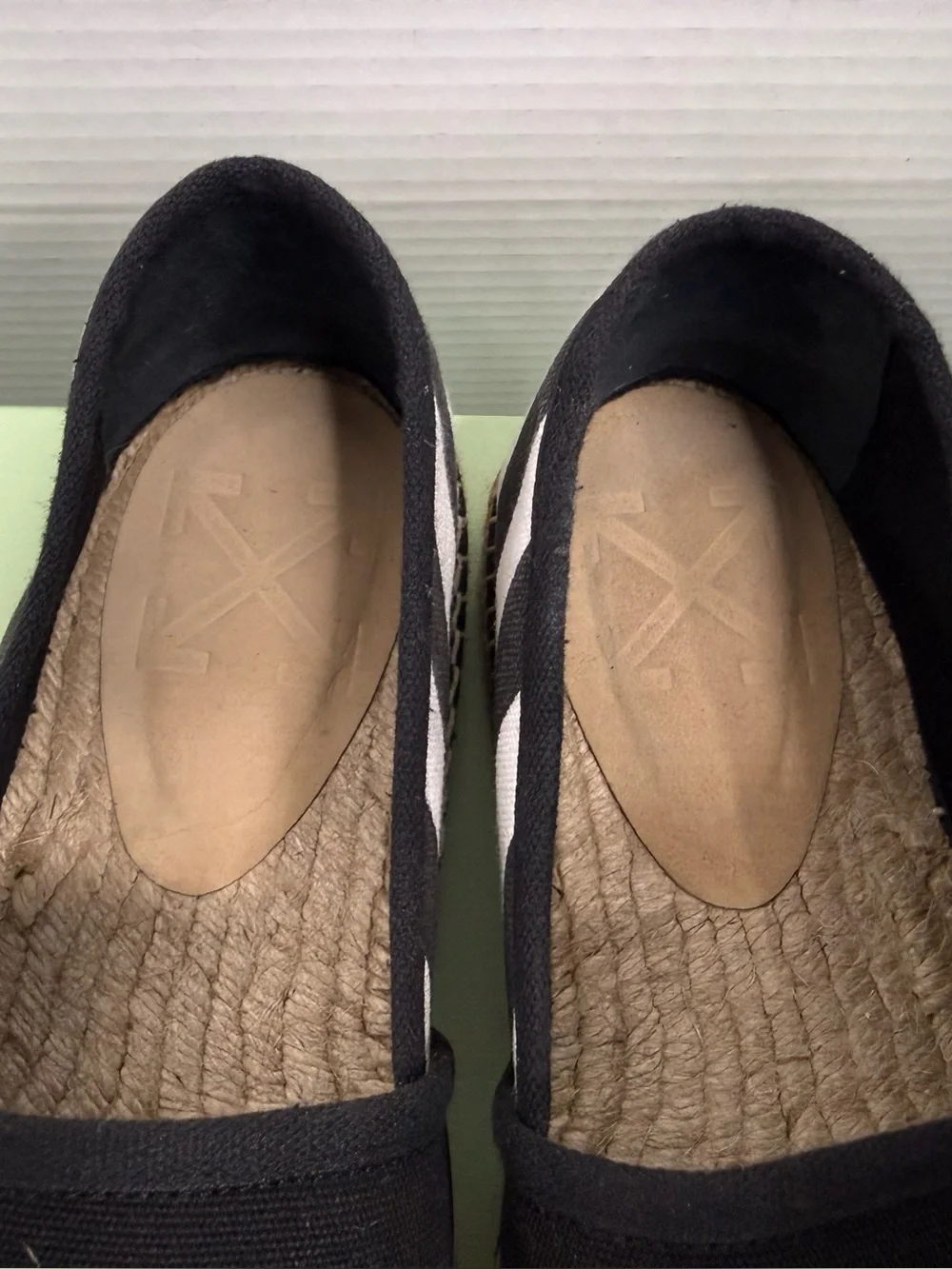 NWBT Off White Mens Black and White Espadrilles